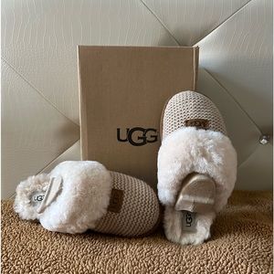 New without tags UGG’s “Cozy Knit Slippers”   Size 7